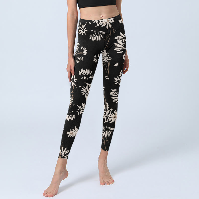 Leggings de yoga para mujer con estampado de pétalos blancos y negros de Buddha Stones - image 5
