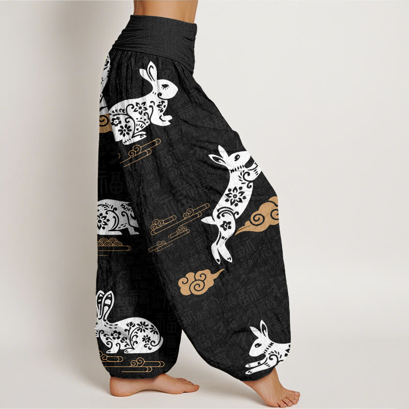 Pantalones harén con cintura elástica para mujer, con diseño de nubes auspiciosas y conejo blanco y Buddha Stones - image 2