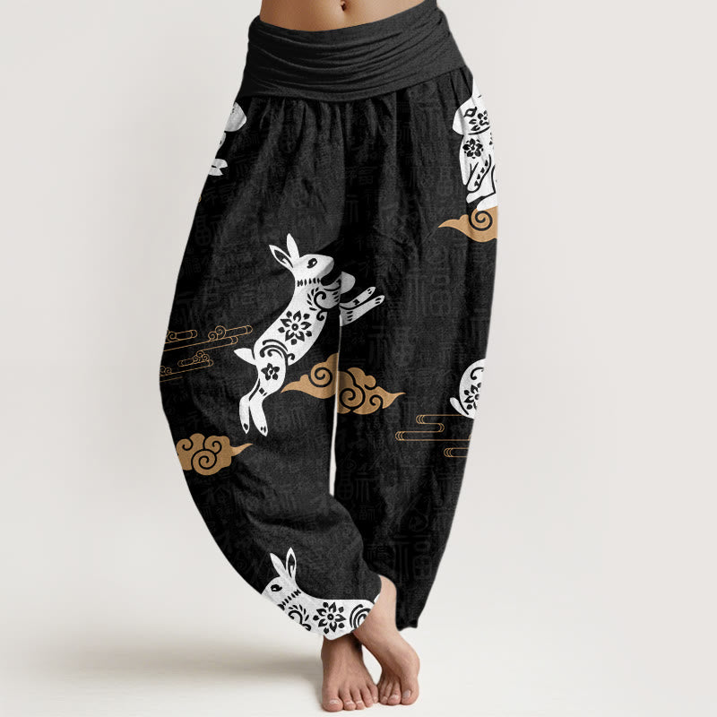 Pantalones harén con cintura elástica para mujer, con diseño de nubes auspiciosas y conejo blanco y Buddha Stones - Negro - US22，UK/AU26，EU54 (6XL) - image 0