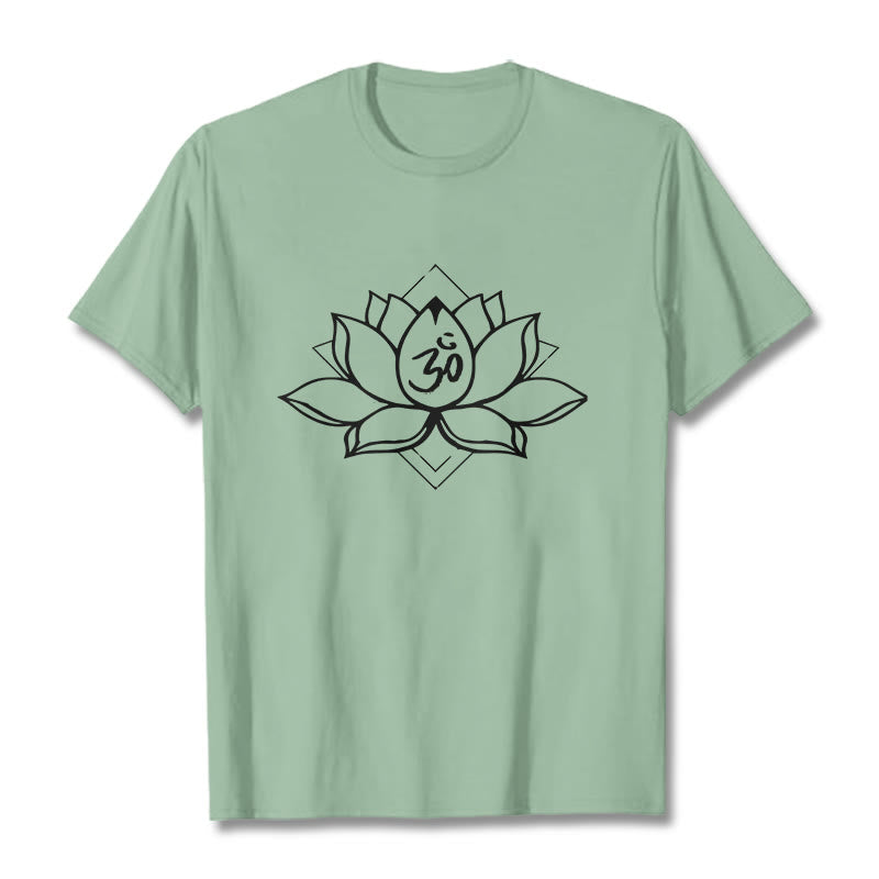 Camiseta de algodón con estampado sánscrito Om de loto floreciente y Buddha Stones - Verde pálido - 2XL - image 15