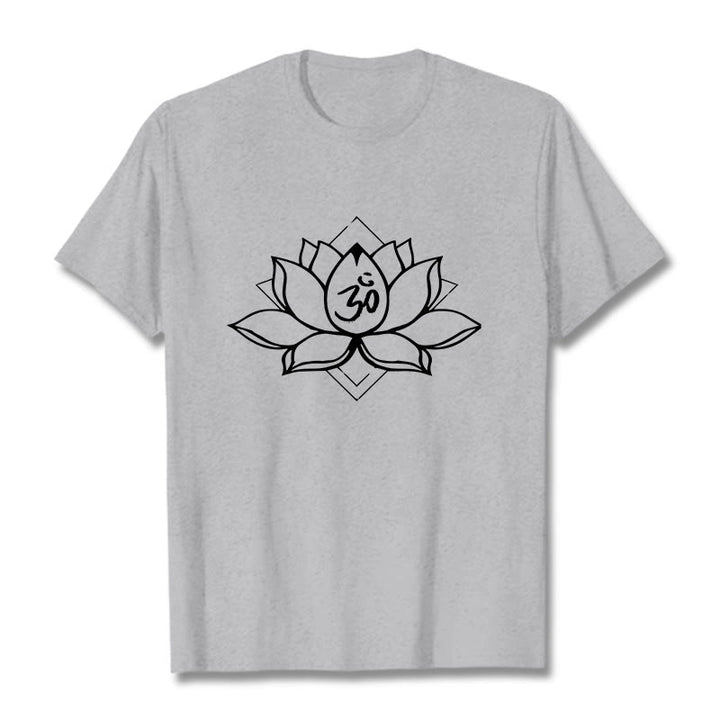 Camiseta de algodón con estampado sánscrito Om de loto floreciente y Buddha Stones - Gris claro - 2XL - image 20
