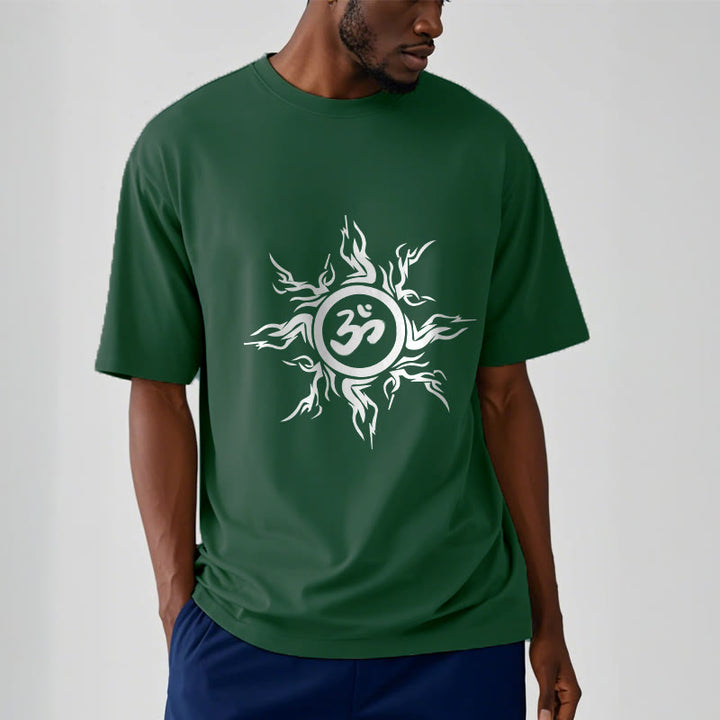 Camiseta de algodón con diseño de rayos de sol y Buddha Stones alrededor del símbolo Om - image 11