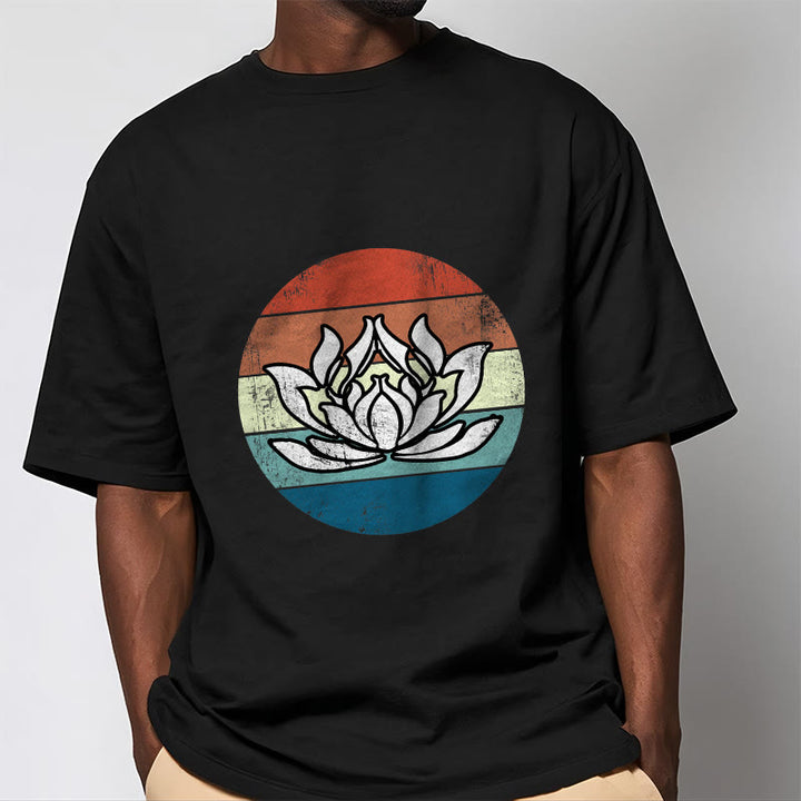 Camiseta de algodón con estampado de rayas coloridas y loto floreciente de Buddha Stones - image 3