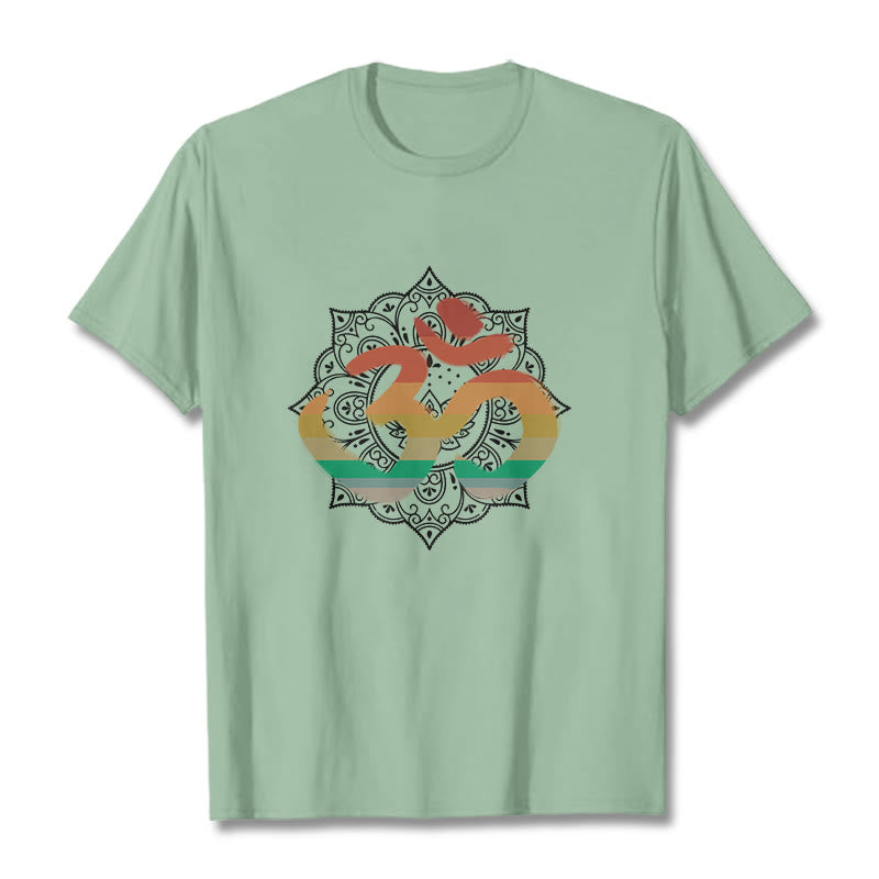 Camiseta de algodón con estampado de mandala sánscrito Om en degradado de colores y Buddha Stones - Verde pálido - 2XL - image 15