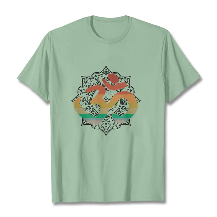 Camiseta de algodón con estampado de mandala sánscrito Om en degradado de colores y Buddha Stones - Verde pálido - 2XL - image 15