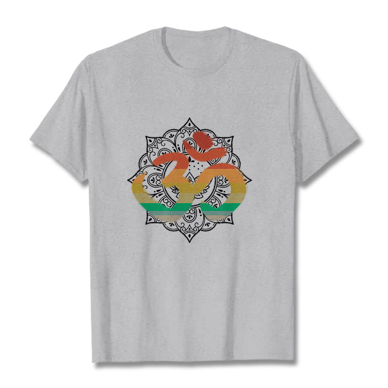 Camiseta de algodón con estampado de mandala sánscrito Om en degradado de colores y Buddha Stones - Gris claro - 2XL - image 20