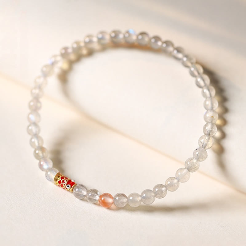 Buddha Stones Pulsera curativa ultrafina de piedra lunar con pez koi