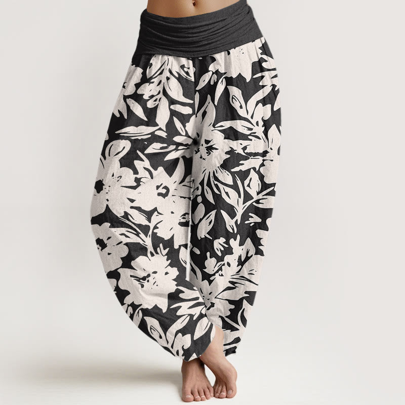 Pantalones harén de cintura elástica para mujer con estampado de hojas exuberantes y flores grandes de Buddha Stones - Negro - US22，UK/AU26，EU54 (6XL) - image 1