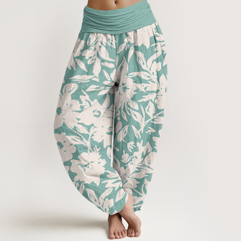 Pantalones harén de cintura elástica para mujer con estampado de hojas exuberantes y flores grandes de Buddha Stones - Azul polvoriento - US22，UK/AU26，EU54 (6XL) - image 8