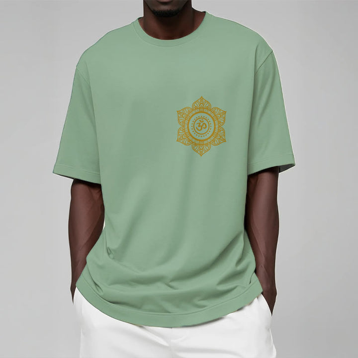 Camiseta con estampado OM de mandala dorado y Buddha Stones - image 16