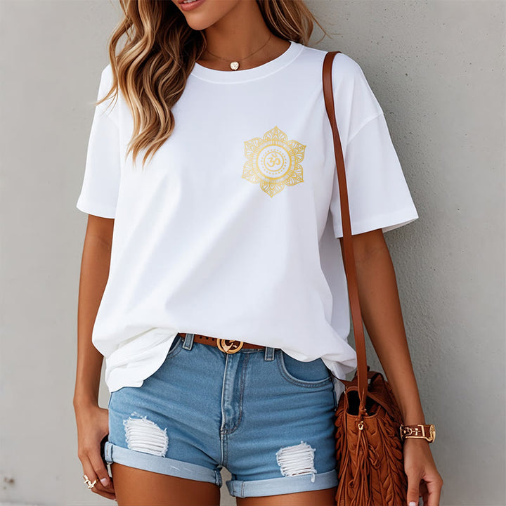 Camiseta con estampado OM de mandala dorado y Buddha Stones - image 9