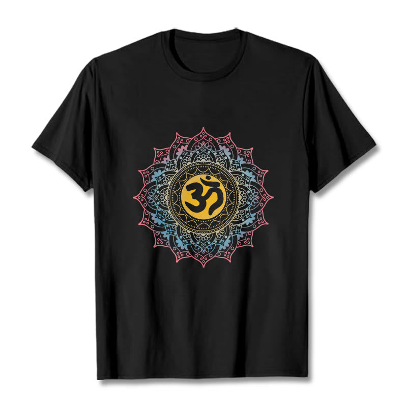 Camiseta con estampado OM de mandala con degradado de color y Buddha Stones - Negro - 2XL - image 0