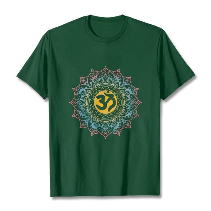 Camiseta con estampado OM de mandala con degradado de color y Buddha Stones - Verde bosque - 2XL - image 10