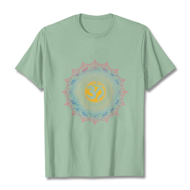 Camiseta con estampado OM de mandala con degradado de color y Buddha Stones - Verde pálido - 2XL - image 15