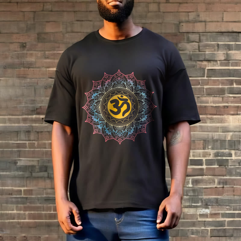 Camiseta con estampado OM de mandala con degradado de color y Buddha Stones - image 4