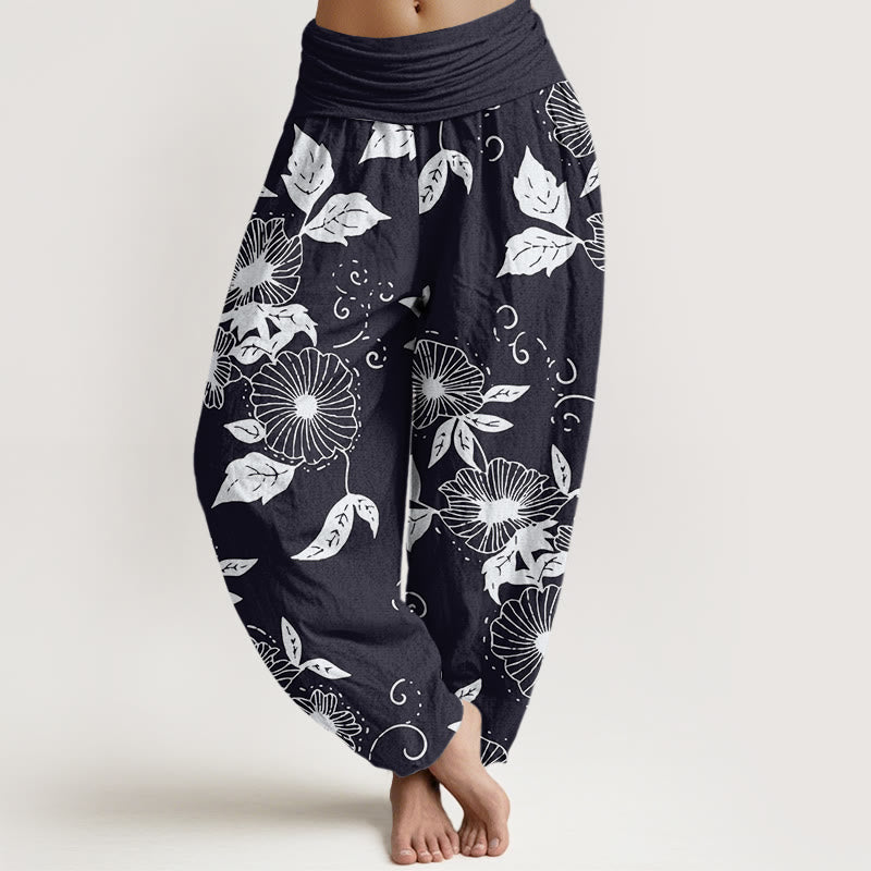 Pantalones harén de cintura elástica para mujer con estampado de flores de vid y hojas de Buddha Stones - Negro - US22，UK/AU26，EU54 (6XL) - image 1