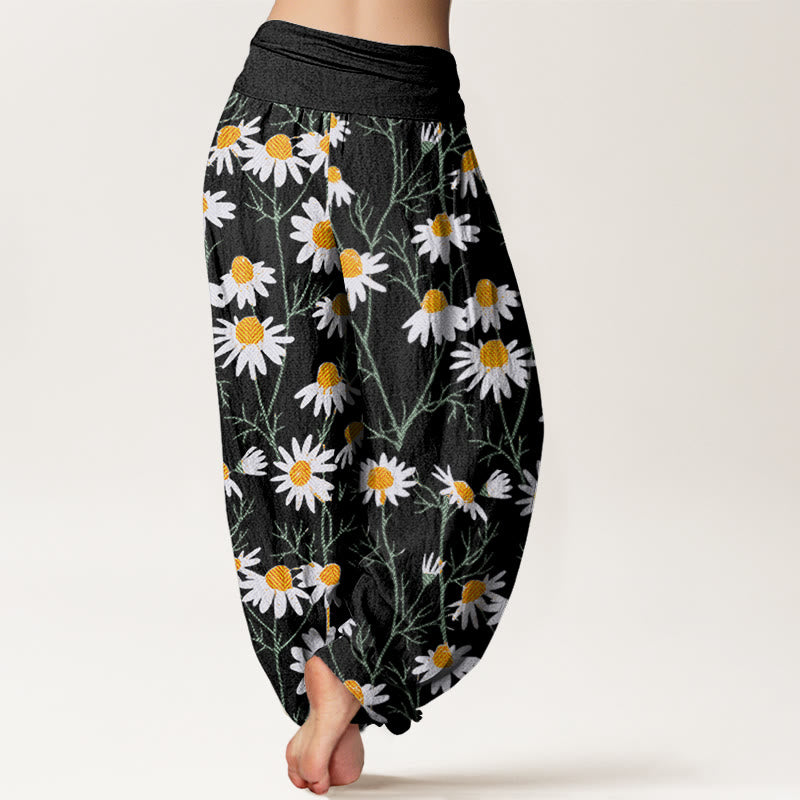 Pantalones harén con cintura elástica para mujer, con estampado de margaritas y pétalos blancos de Buddha Stones - image 6