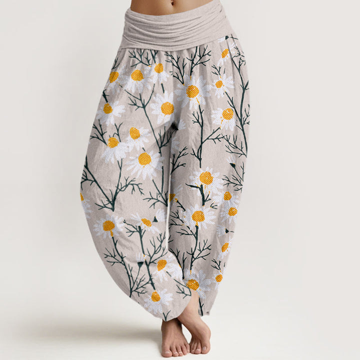 Pantalones harén con cintura elástica para mujer, con estampado de margaritas y pétalos blancos de Buddha Stones - Beige - US22，UK/AU26，EU54 (6XL) - image 7