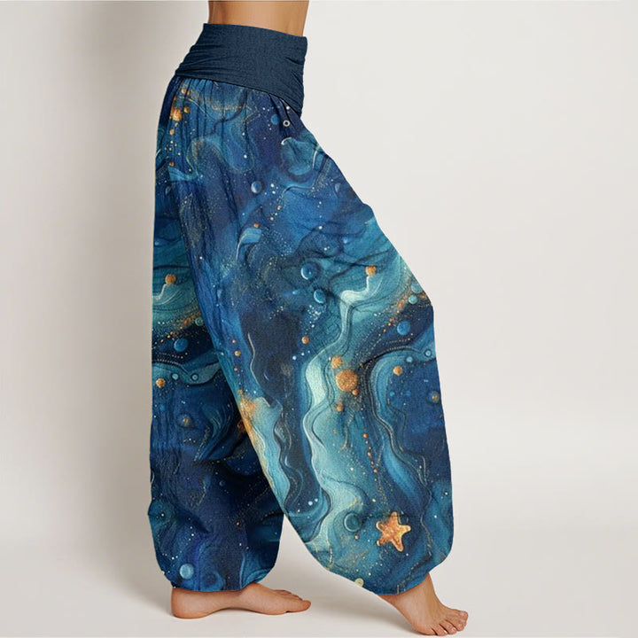 Pantalones harén con cintura elástica para mujer con estampado de estrellas doradas y oceánicas de Buddha Stones - image 2