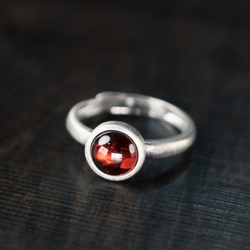 Anillo de calma con granate natural de plata de ley 925 con Buddha Stones y ajustable.
