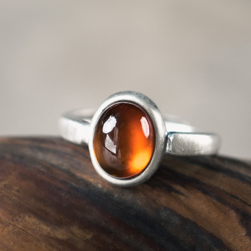 Anillo de calma con granate natural de plata de ley 925 con Buddha Stones y ajustable.