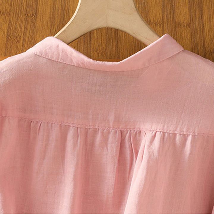 Camisa de algodón de manga corta para mujer con cuello alto y botones delanteros bordados con Buddha Stones