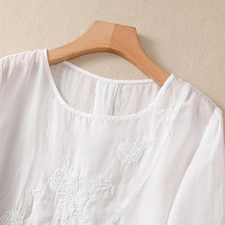 Camisa de algodón y lino de media manga para mujer con diseño floral bordado con Buddha Stones y cuello redondo