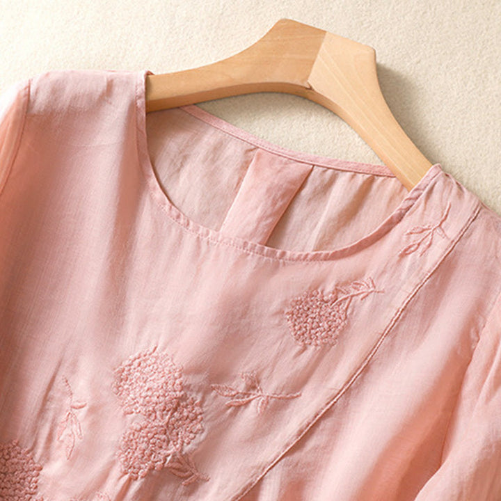 Camisa de algodón y lino de media manga para mujer con diseño floral bordado con Buddha Stones y cuello redondo
