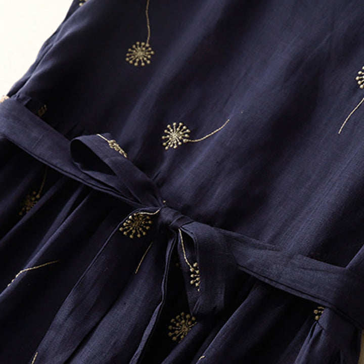 Vestido midi sin mangas de algodón con estampado de Buddha Stones en azul medianoche, diseño con cordones y bolsillos. - image 5