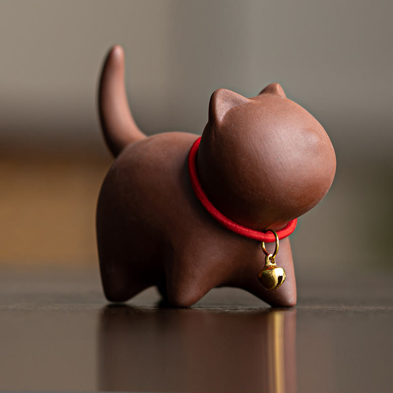 Miniatura de Buddha Stones con forma de campana de cuerda roja, figura de arcilla morada para gato, decoración de escritorio - Gato marrón (6,7 x 5,0 x 5,7 cm) - image 1