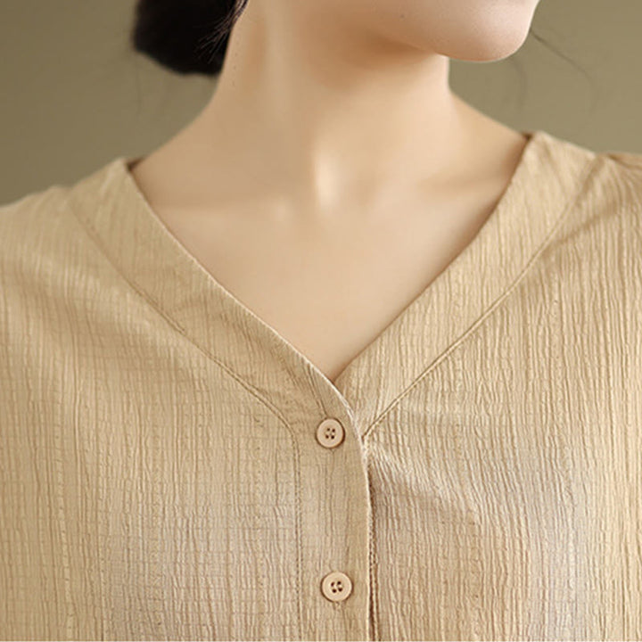Camisa informal de poliéster de manga corta con cuello en V y botones lisos de Buddha Stones para mujer - image 7