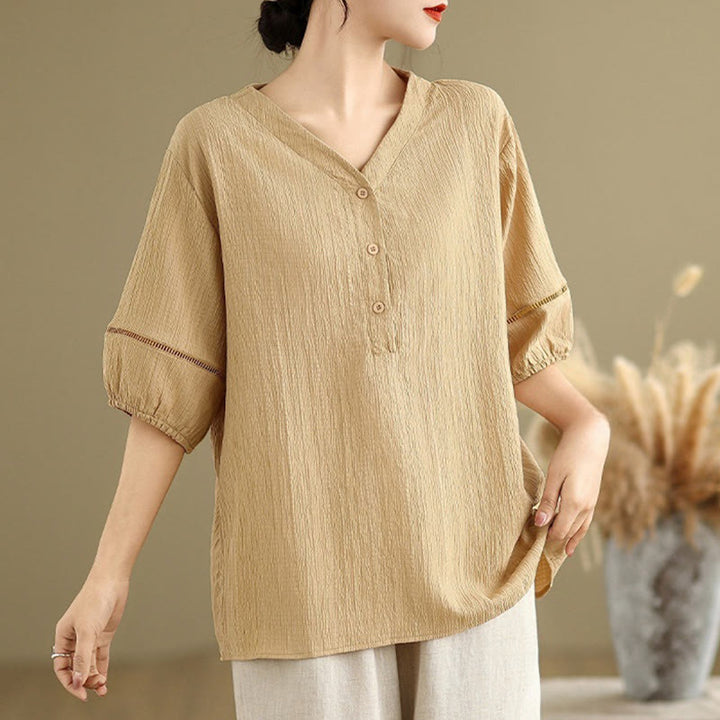 Camisa informal de poliéster de manga corta con cuello en V y botones lisos de Buddha Stones para mujer - image 3