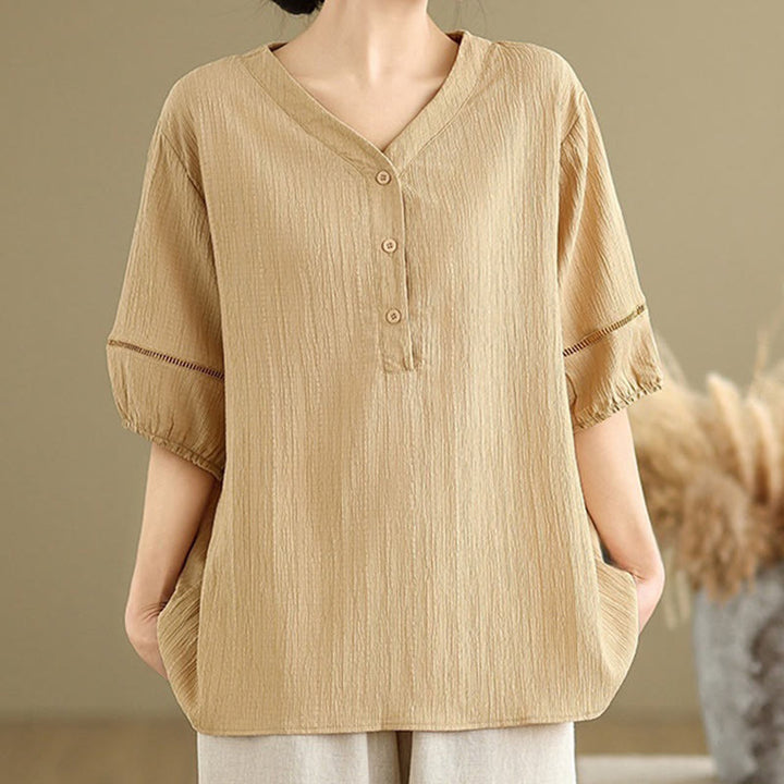 Camisa informal de poliéster de manga corta con cuello en V y botones lisos de Buddha Stones para mujer - image 4