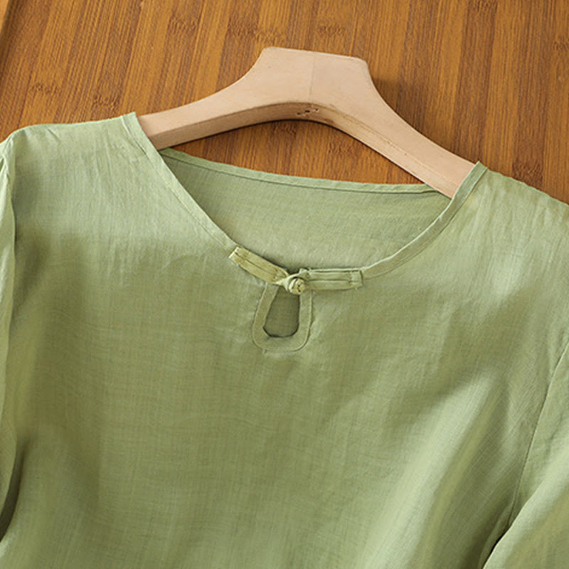 Camisa informal de poliéster con cuello redondo, manga corta y botones de rana para mujer con bordado floral de Buddha Stones - image 4
