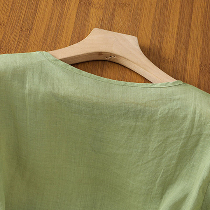 Camisa informal de poliéster con cuello redondo, manga corta y botones de rana para mujer con bordado floral de Buddha Stones - image 5