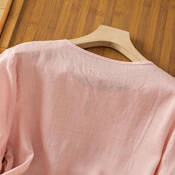 Camisa informal de poliéster con cuello redondo, manga corta y botones de rana para mujer con bordado floral de Buddha Stones - image 26