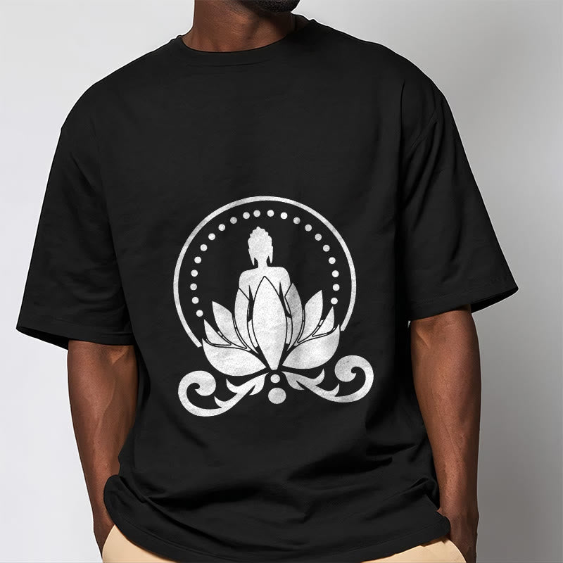 Camiseta de meditación con Buddha Stones sentado sobre una flor de loto y piedras de Buda - image 5