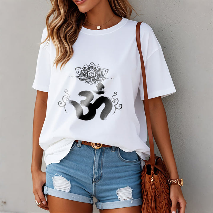 Camiseta floral sánscrita con símbolo Om de Buddha Stones - image 3