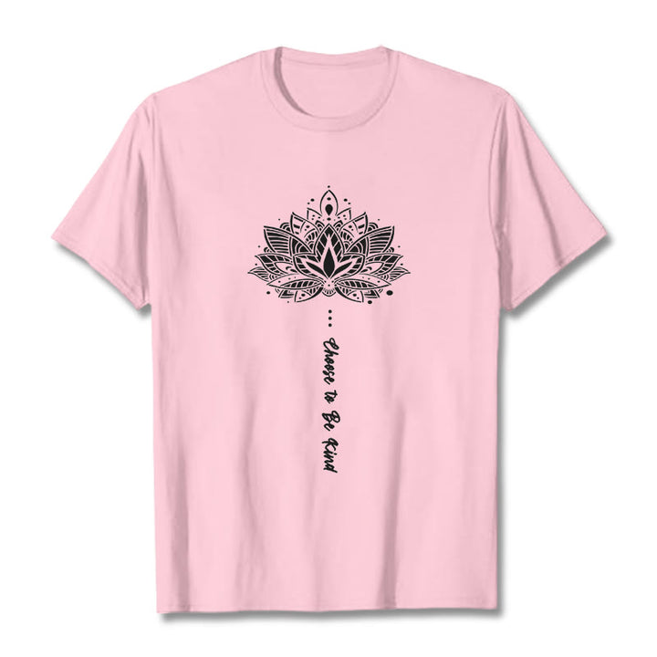 Camiseta con flores geométricas "Elegir ser amable" de Buddha Stones - rosa claro - 2XL - image 12