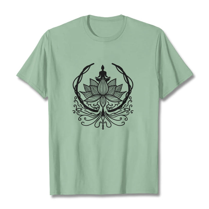 Camiseta de meditación con Buddha Stones sentado dentro de una flor de loto y piedras de Buda - Verde pálido - 2XL - image 15