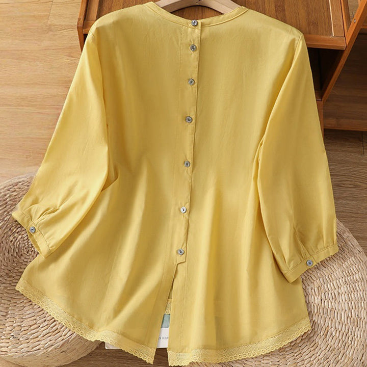 Camisa de lino y algodón con cuello redondo, manga tres cuartos y botones, con dobladillo de encaje liso y botonadura sencilla para mujer Buddha Stones - image 1
