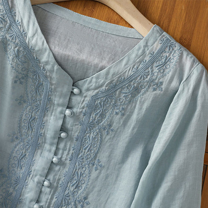 Camisa informal de poliéster con cuello en V y media manga con botones de rana y bordado de Buddha Stones para mujer - image 8
