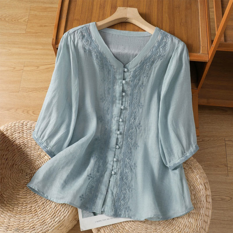 Camisa informal de poliéster con cuello en V y media manga con botones de rana y bordado de Buddha Stones para mujer - Celeste - US12, UK/AU16, EU44 (2XL) - image 5