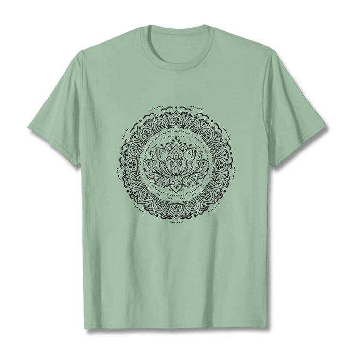 Camiseta con estampado de flor de loto y mandala de Buddha Stones - Verde pálido - 2XL - image 14