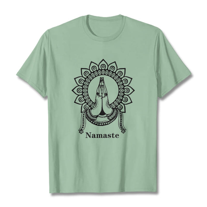 Camiseta con estampado de mandala y gesto de Namaste con Buddha Stones - Verde pálido - 2XL - image 15