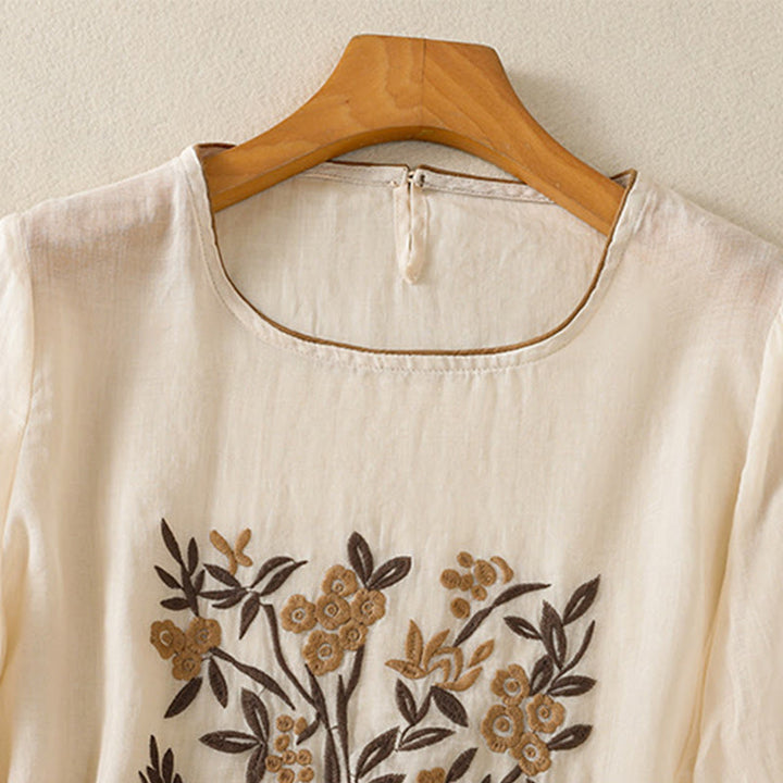Camiseta de algodón para mujer con bordado floral retro de Buddha Stones, manga tres cuartos - image 3