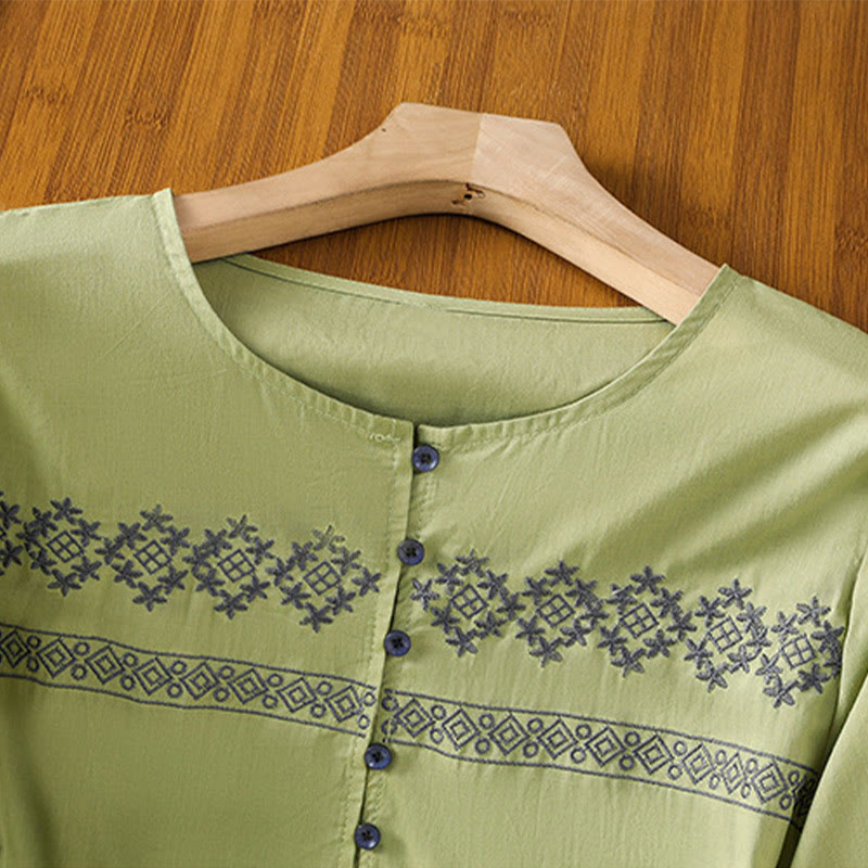 Camisa de algodón para mujer con mangas largas tipo farol y botones plisados ​​con bordado de Buddha Stones - image 23