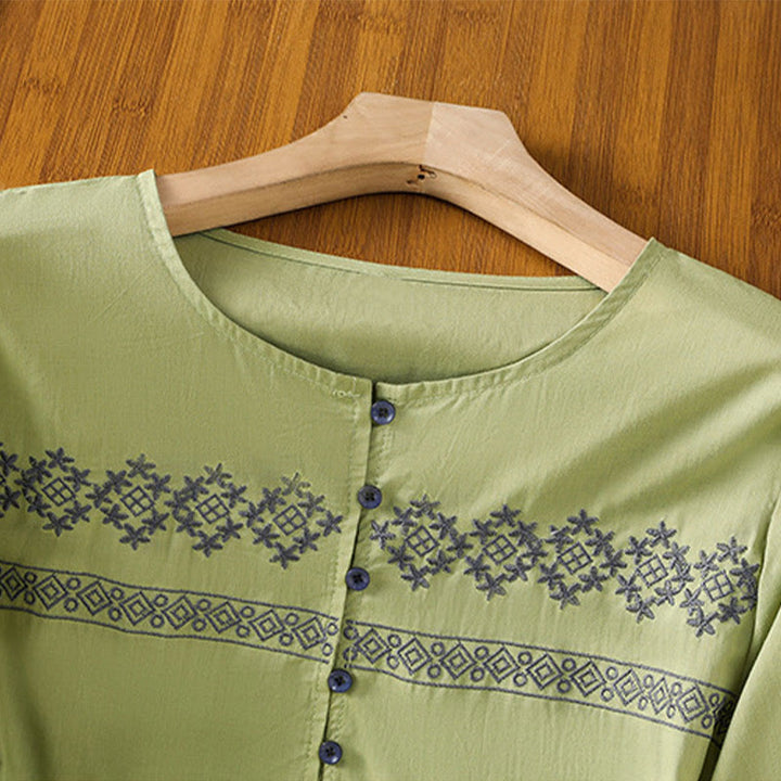 Camisa de algodón para mujer con mangas largas tipo farol y botones plisados ​​con bordado de Buddha Stones - image 23
