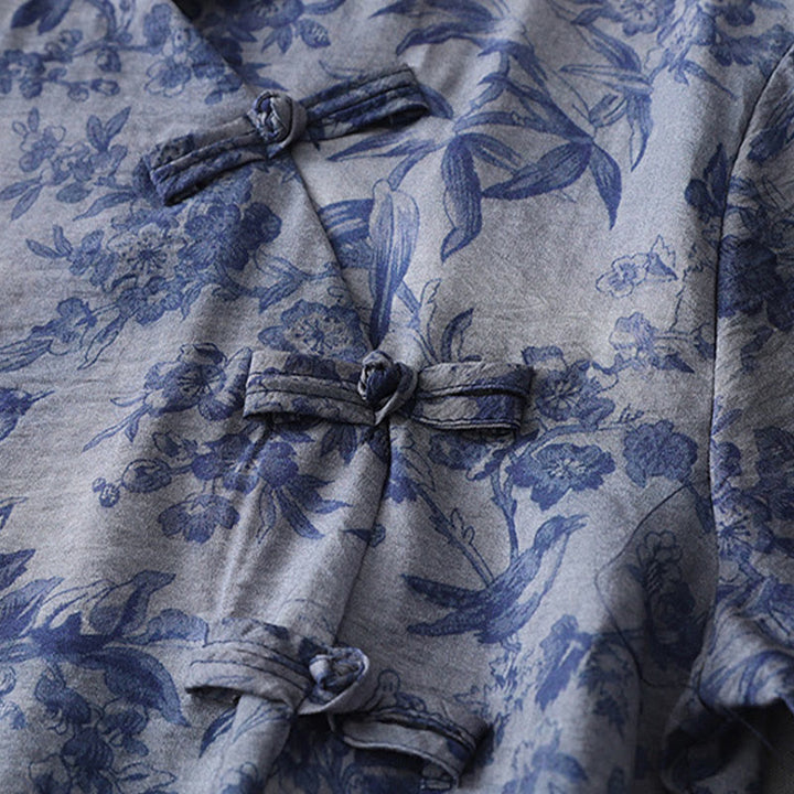 Vestido midi de algodón con cuello mandarín, media manga y botones de rana con estampado de hojas y flores de Buddha Stones - image 10