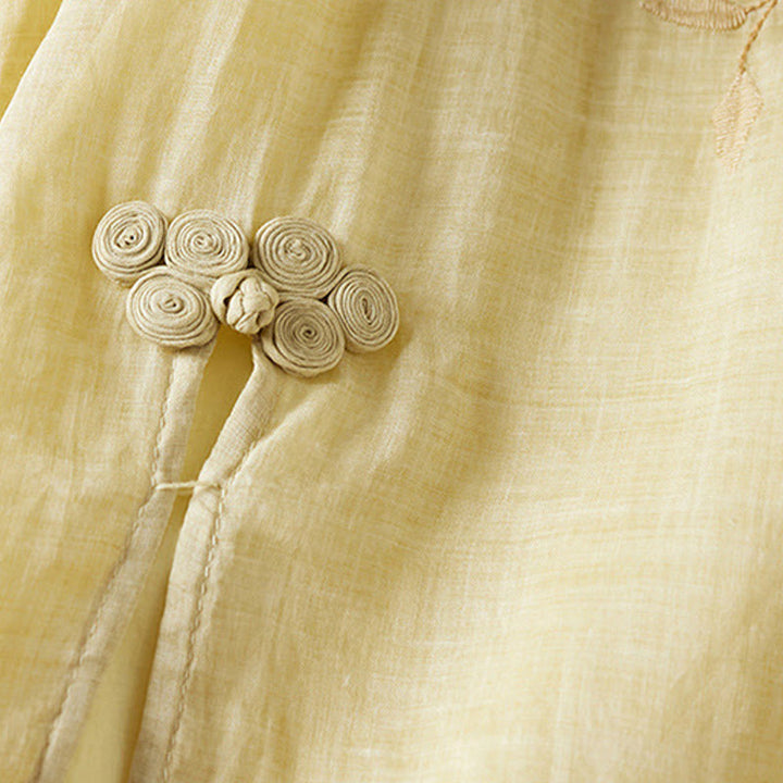 Vestido midi de fibra con cuello redondo, media manga y hojas bordadas con Buddha Stones - image 4